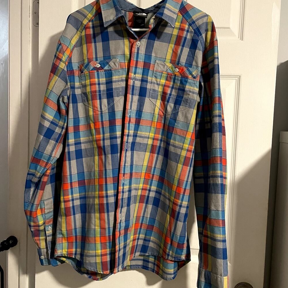 The North Face Men's Plaid Long sleeve Shirt Casual Button Down Size: Large